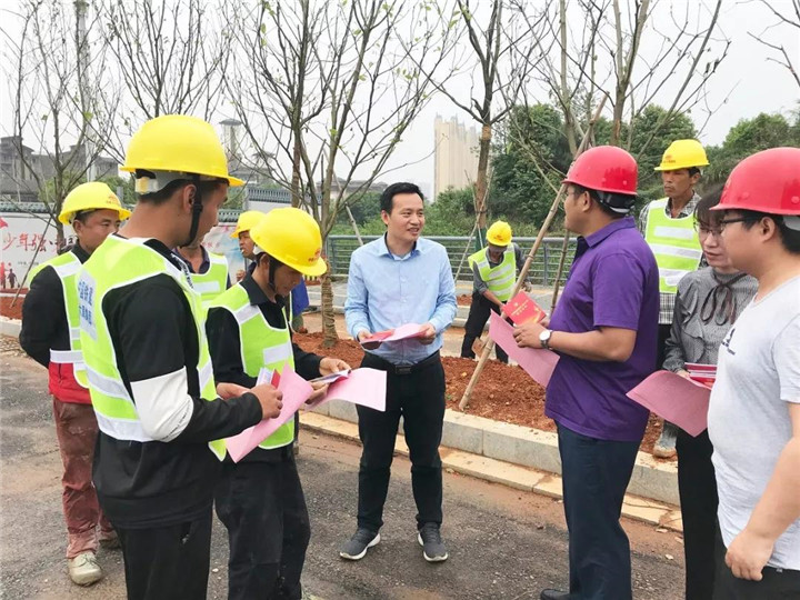 金开集团纪委深入在建项目开展扫黑除恶专项斗争宣传活动